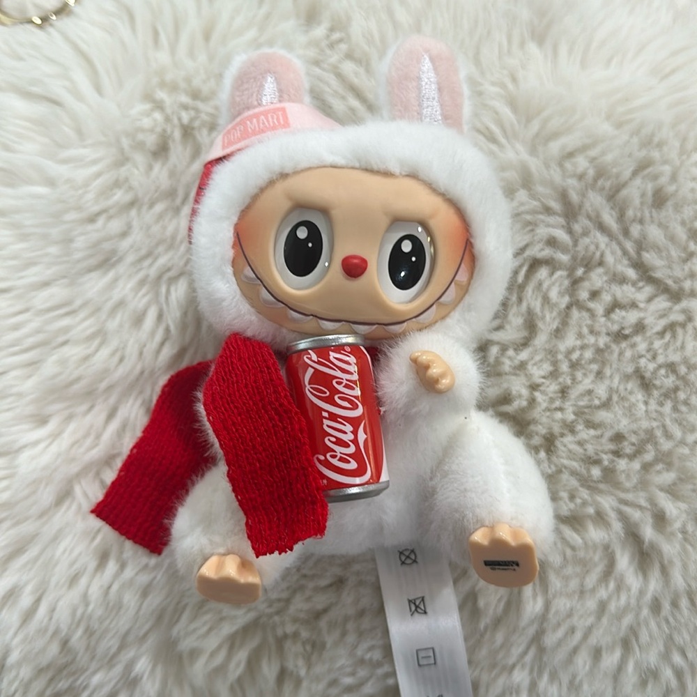 Labubu coca cola